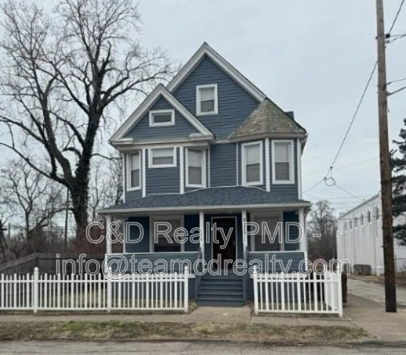 Cleveland House: 10749 Hull Avenue