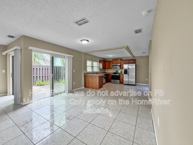Kissimmee Townhome: 404 Hunter Cir