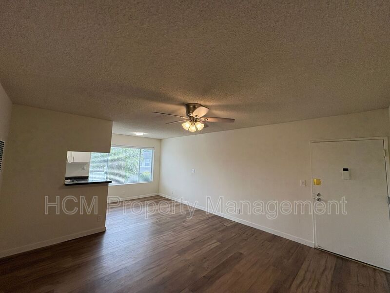 Los Angeles House: 4272 Corinth Ave