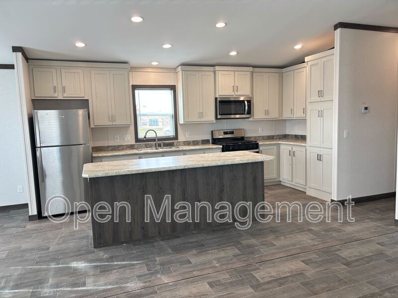 Bismarck House: 725 S. 12th Street