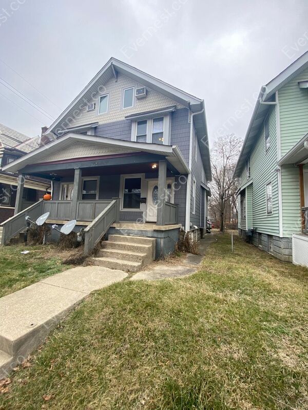 Request a Viewing for 414 E Oakland Ave - Tenant Turner