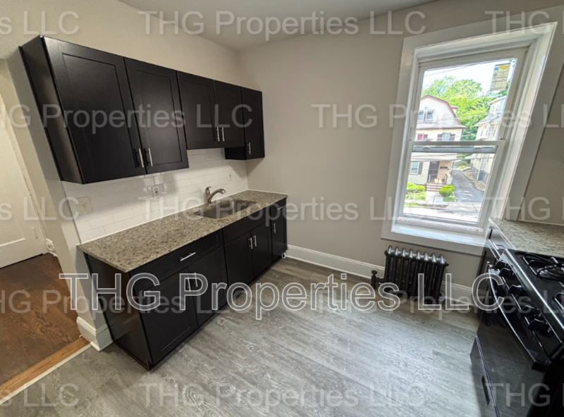 Orange Condo: 490 Tremont Ave.