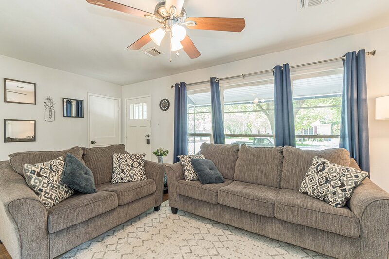 Schertz House: 409 Aero Avenue