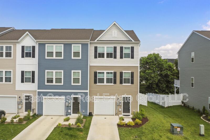 Inwood Townhome: 163 Cooperage Rd