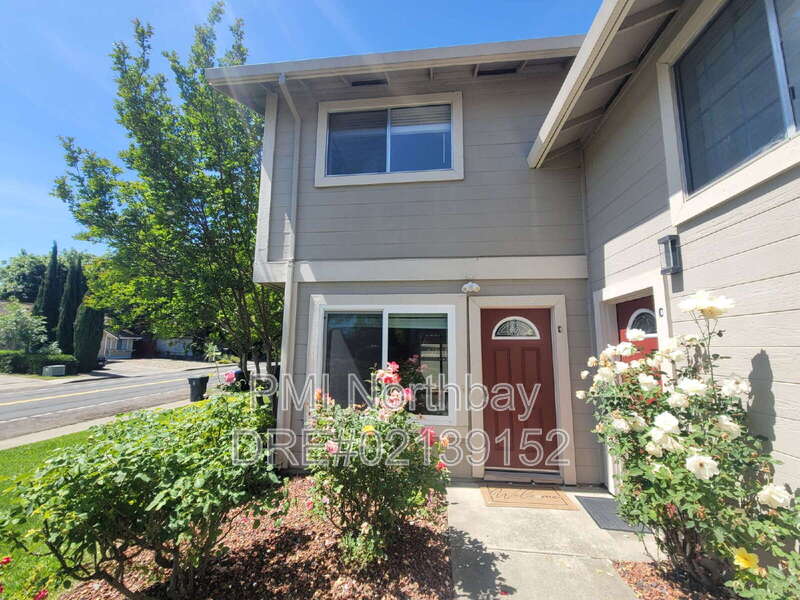 Fairfield Condo: 2140 Woolner Ave