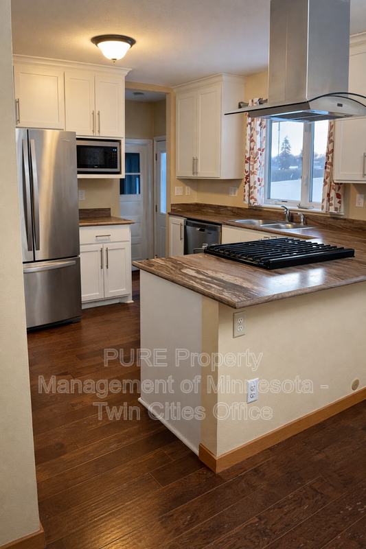 Lindstrom House: 30630 Broadway St