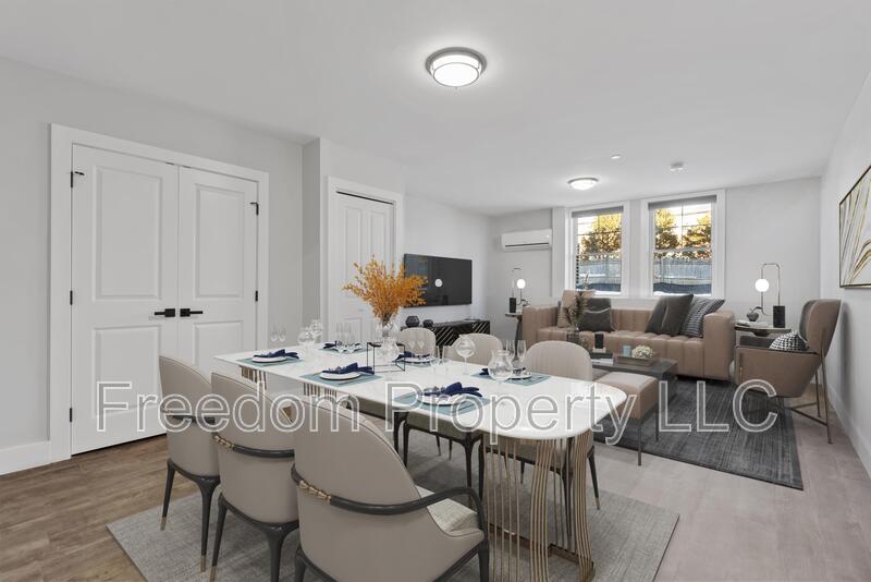 Simsbury House: 969 Hopmeadow Street