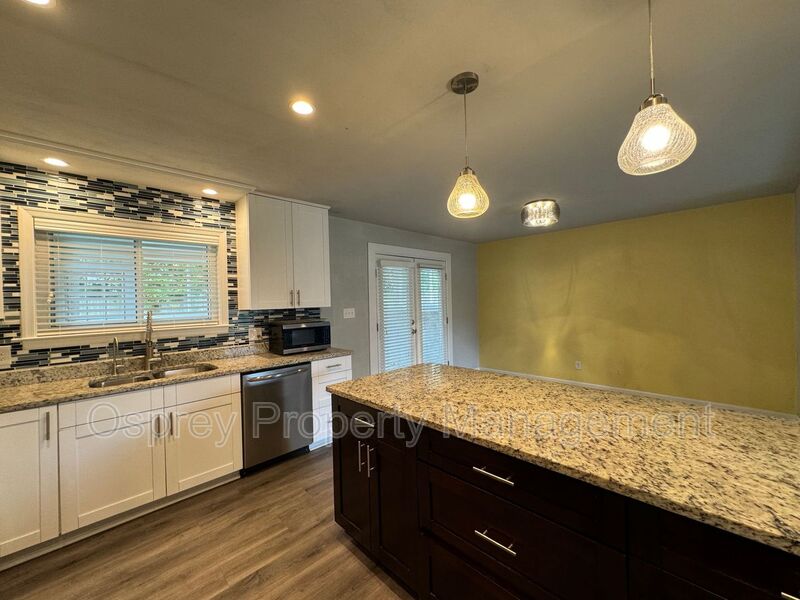 Welcome to this beautiful Single Family Home!  - Photo 4