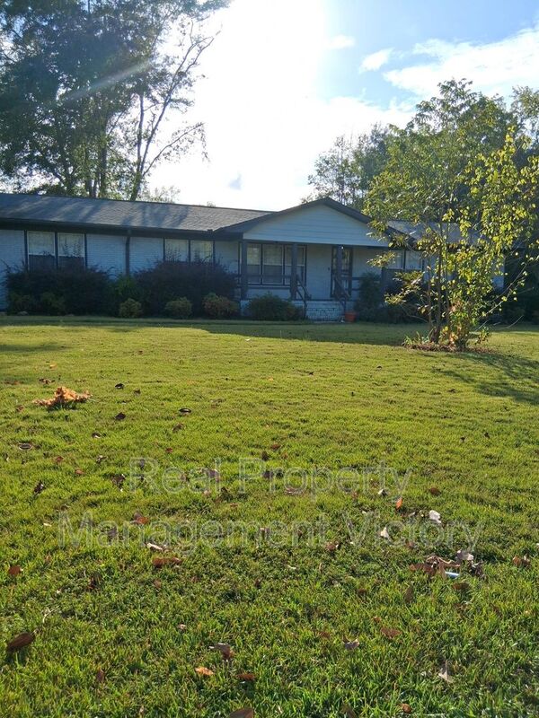 Birmingham House: 817 Springlake Cr