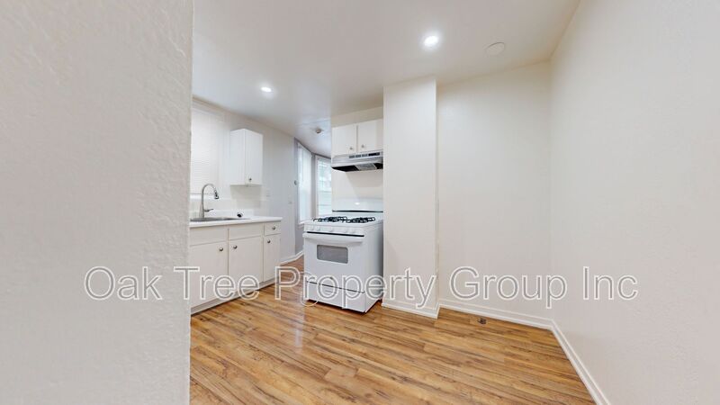 Oakland House: 144 Grand Ave