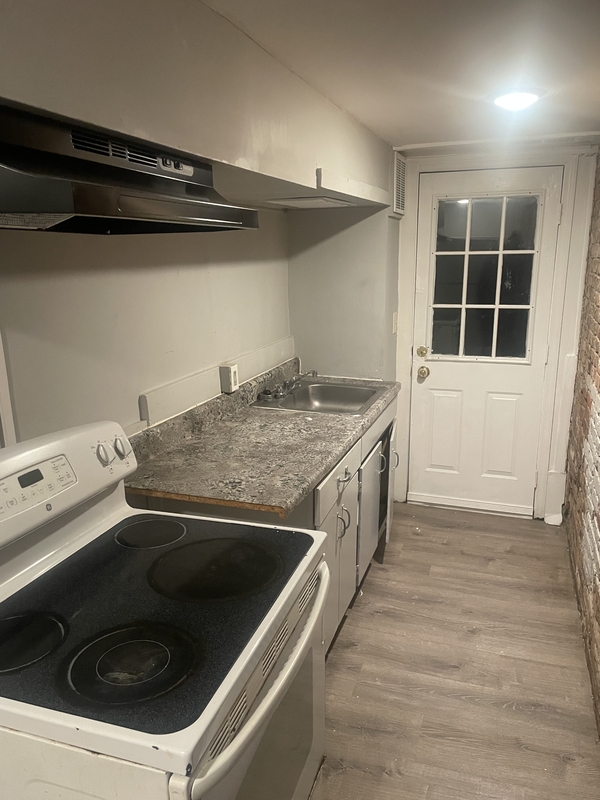 Albany Condo: 146 Clinton Street - B