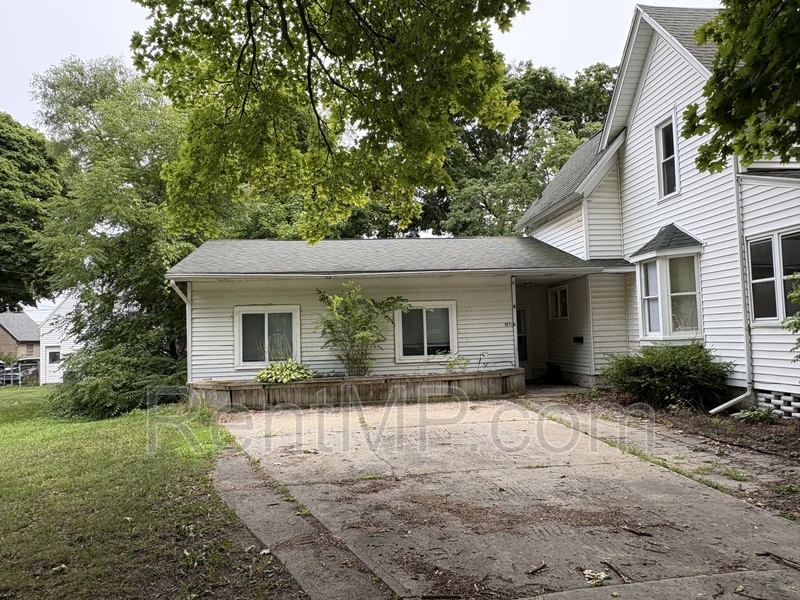 Mount Pleasant Condo: 931 South Fancher Avenue - B