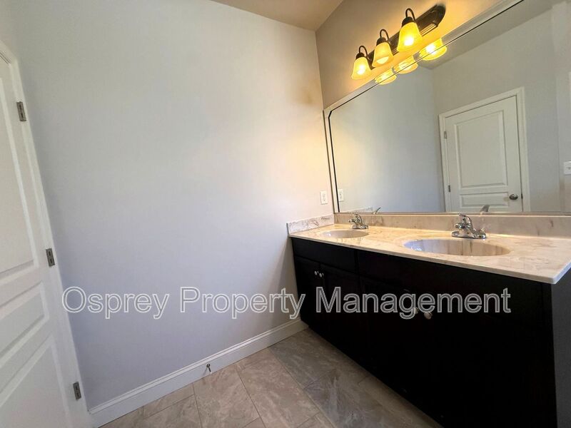 Spacious end-unit home in Virginia Beach!  - Photo 25