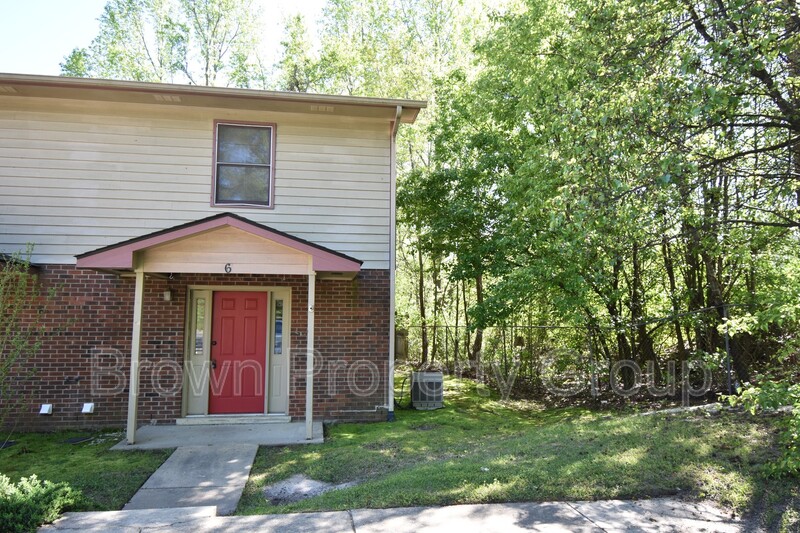 Fayetteville House: 244 Wickford Ct