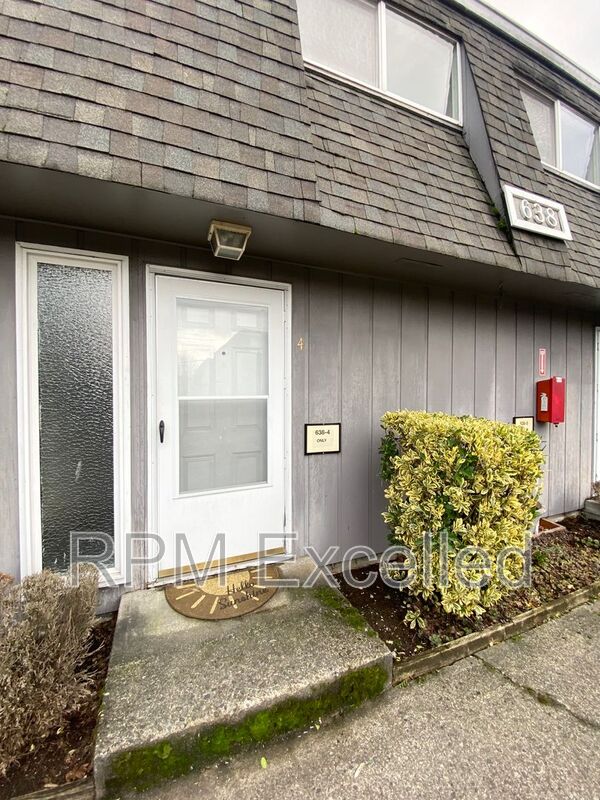 Auburn Apartment: 630 M St NE