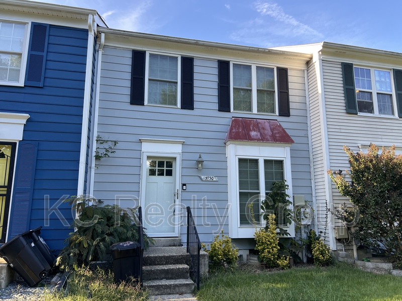 Bowie House: 15730 Piller Ln