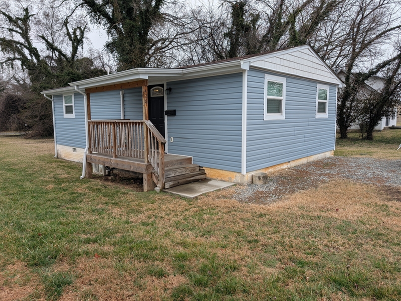 Salem House: 426 South Broad Street