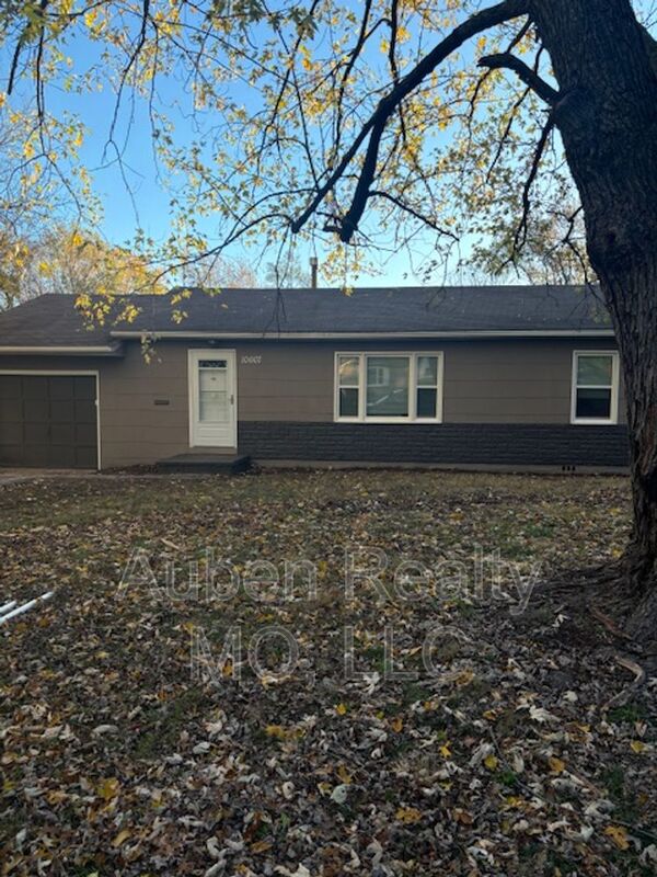 Kansas City House: 10607 Richmond Ave