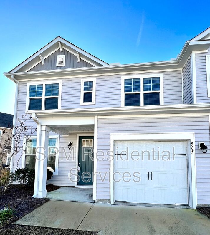 Wilmington House: 565 Orbison Dr