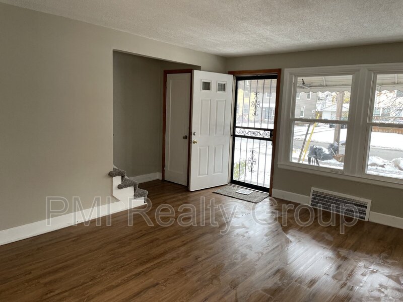 Euclid House: 25561 Tungsten Rd