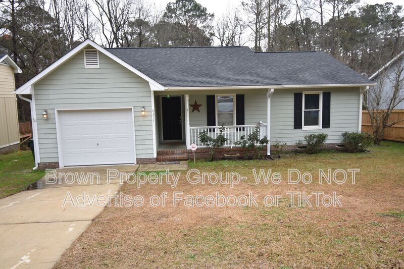 Fayetteville House: 6313 Applewhite Rd