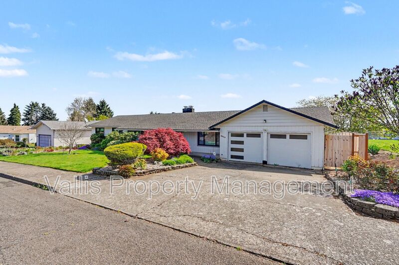 Salem House: 2254 37th Ave NW