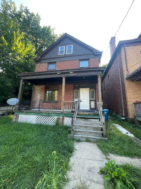 Pittsburgh House: 1250 Blackadore Avenue