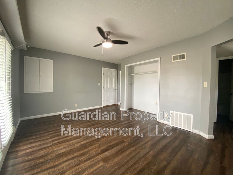 Maryville House: 523.5 W 7th