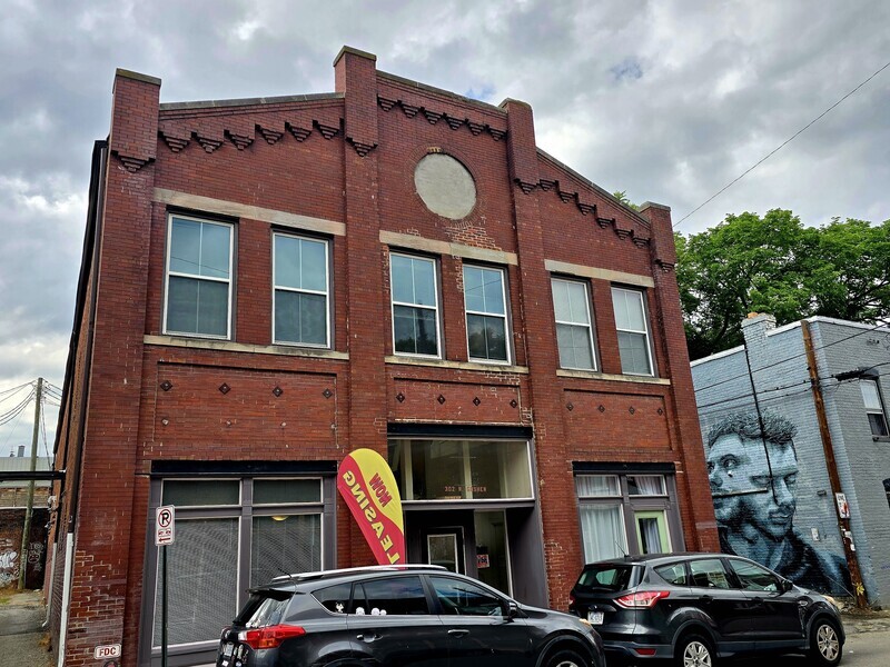 Richmond Condo: 302 Goshen St