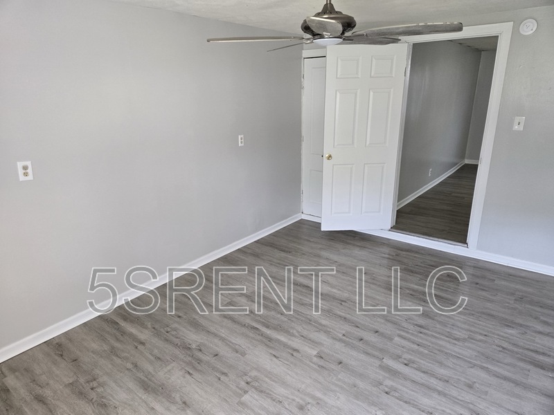 South Lebanon Condo: 236 S Mary Ellen St Apt A