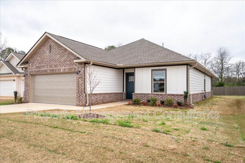 Athens House: 14653 Mountain Stream Drive