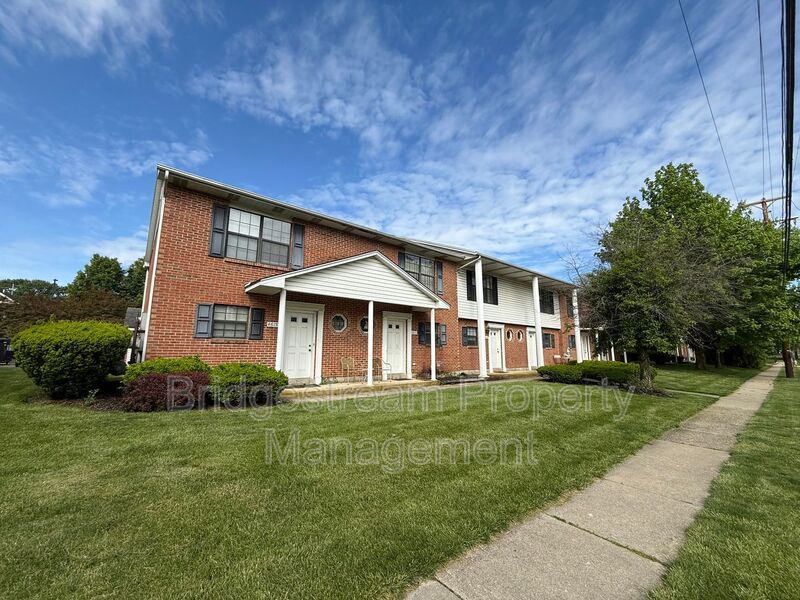 Dayton House: 4583 Burchdale St