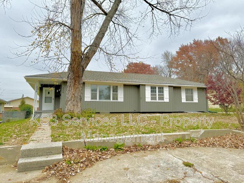 Grandview House: 5940 E 136th St