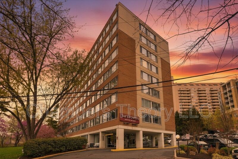 Arlington Condo: 1210 N Taft St