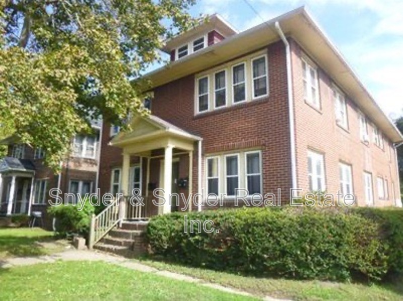 Akron House: 689 Schiller Avenue