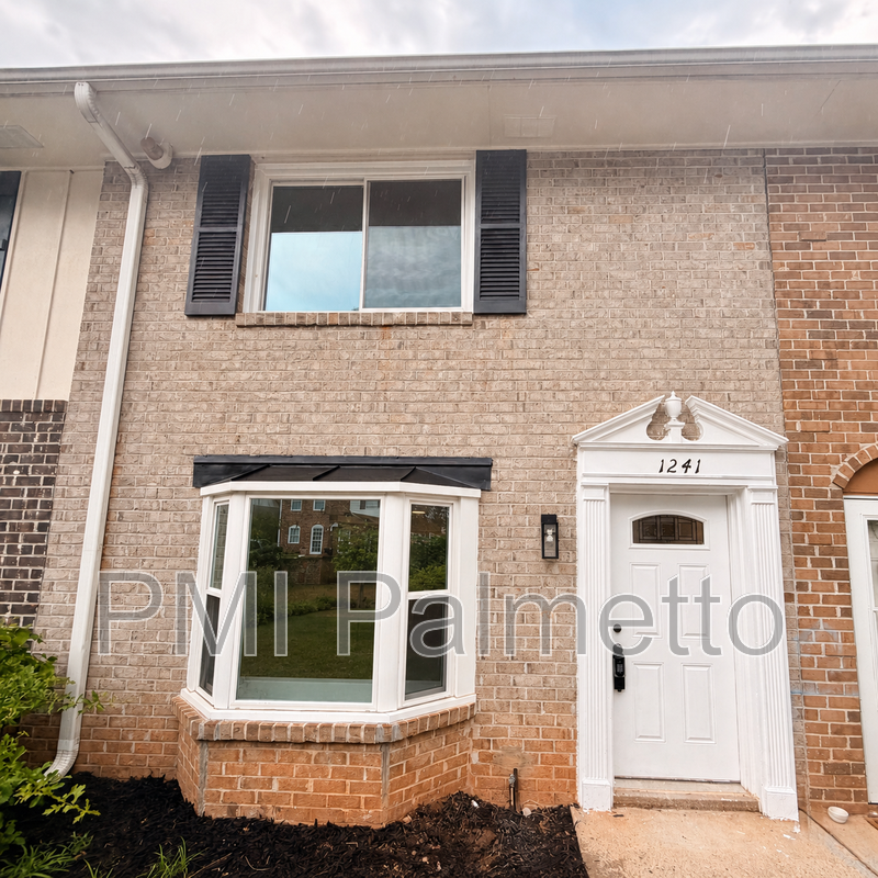 Columbia Townhome: 1241 Grove Park Lane