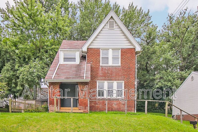 Akron House: 1562 Huguelet Street