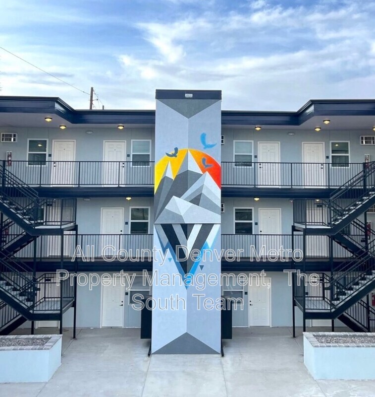 Lakewood Condo: 1391 Carr St