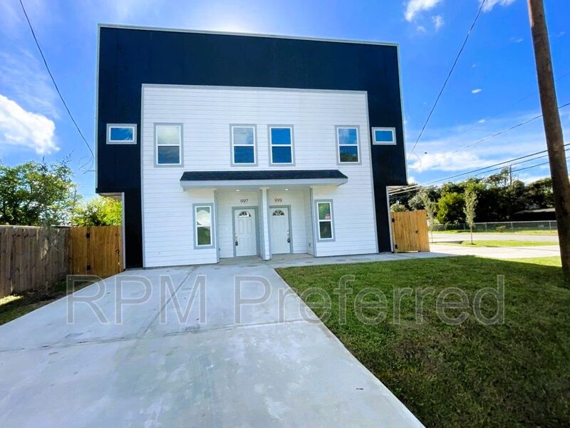 Request a Viewing for 999 Marjorie Street Tenant Turner