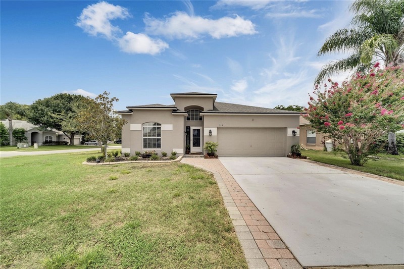 Sanford House: 318 Clydesdale Cir