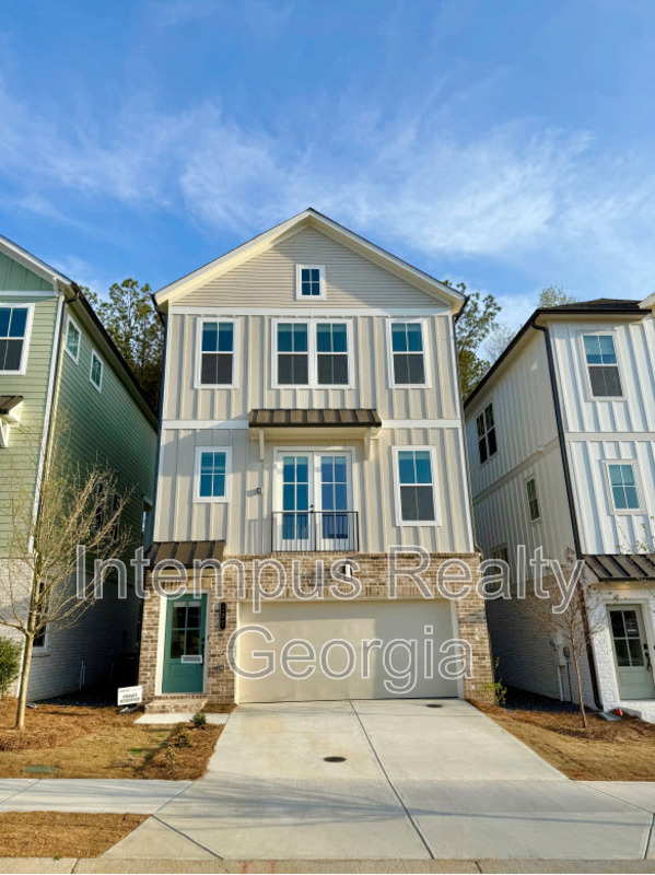 Alpharetta House: 102 Pinecone Pkwy