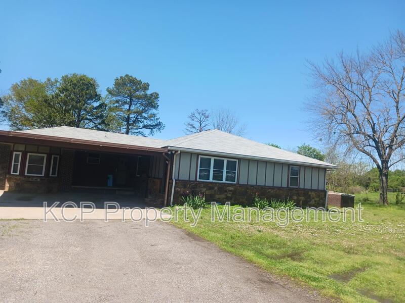 Roland House: 600 Paw Paw Road