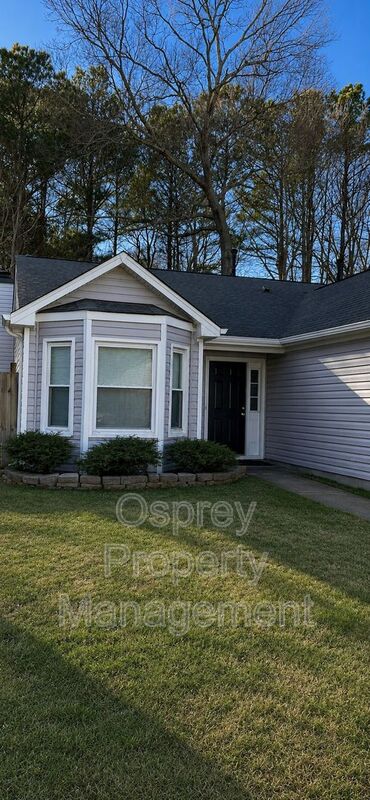 Charming 3-Bedroom Home with Garage in Virginia Beach - Photo 2