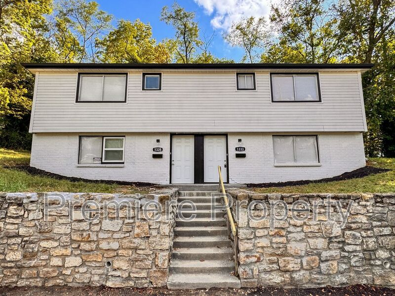 Kansas City Townhome: 1333 N 47th St