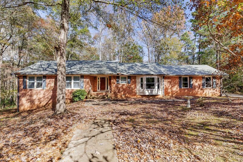 Watkinsville House: 1060 Windbrooke Court