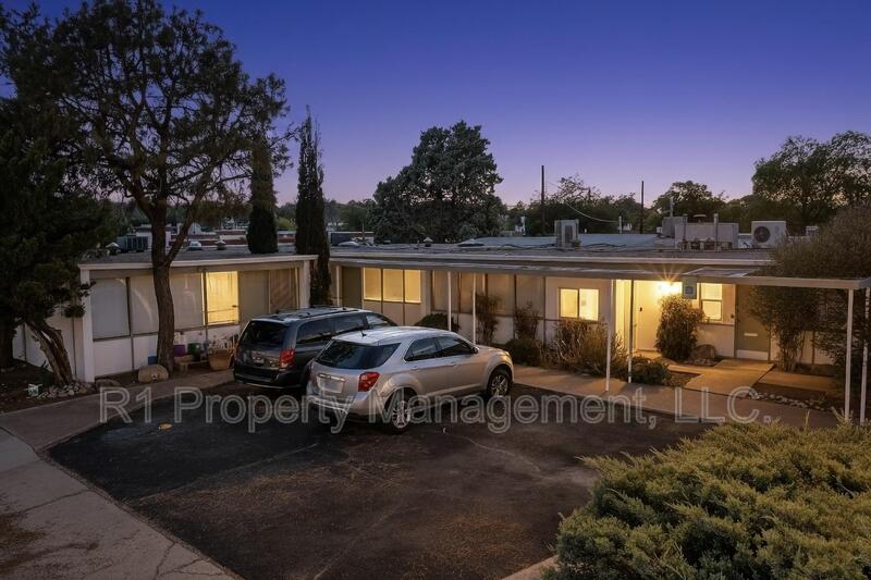 Albuquerque Condo: 301 Graceland Drive Southeast - C