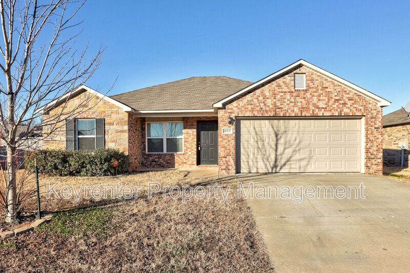 Midwest City House: 805 Hallow Oak Ct