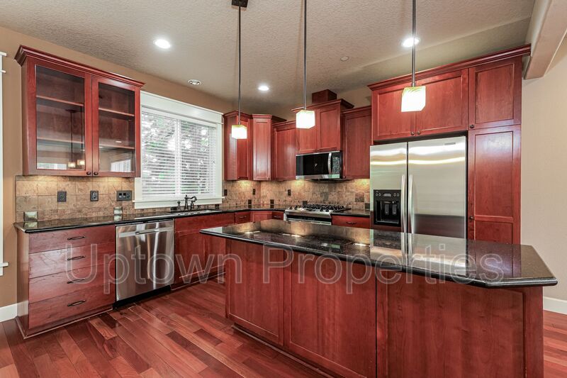 Happy Valley House: 9402SE Causey Ave