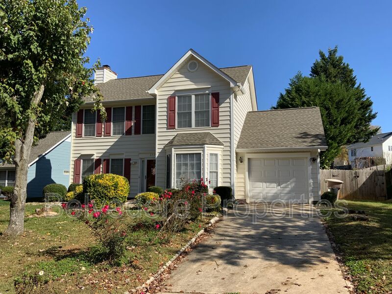 Greensboro House: 2320 Meadow Gate Drive
