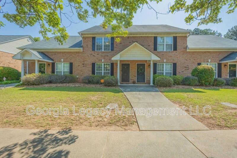 Athens House: 320 Logmont Trace